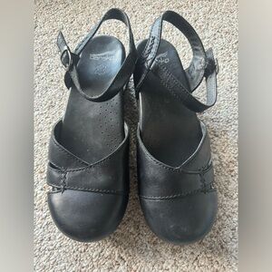 EUC Dansko Mary Jane Slingback Sandal Clogs - Women’s Shoe Size 42 Black Leather